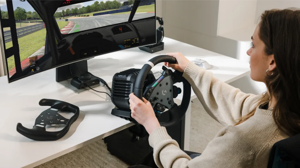 person- using the wheel fitted in RS50 base