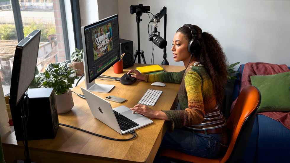 For students, creative enthusiasts, developers, business professionals, and more, the new 14-inch MacBook Pro brings next-generation speed and powerful on-device AI.