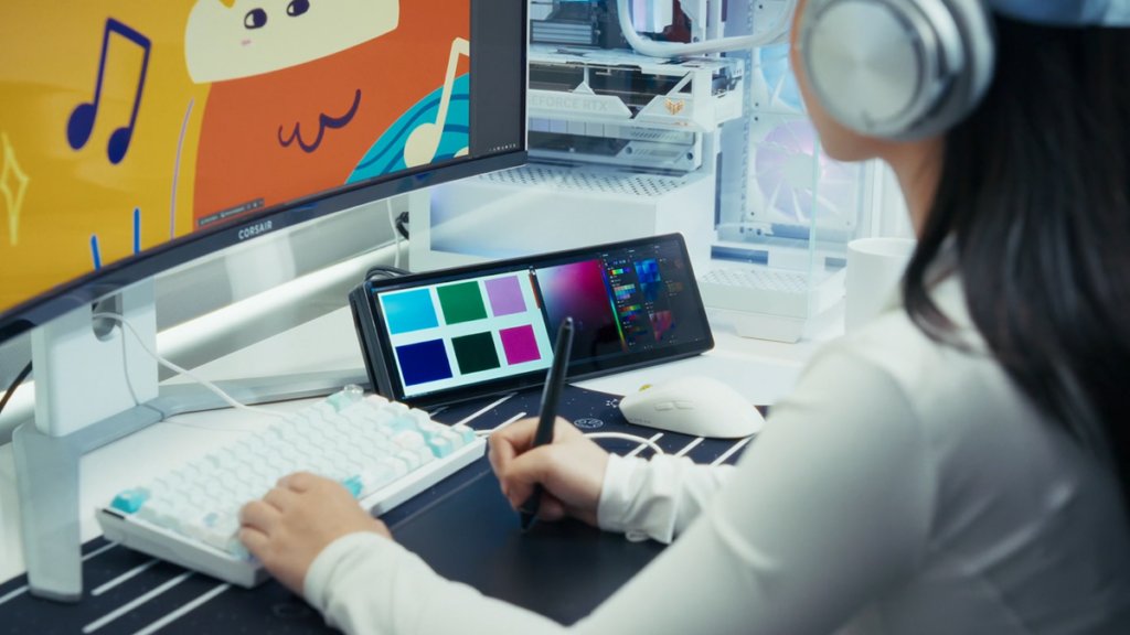 Corsair Introduces XENEON EDGE 14.5″ LCD Touchscreen, A Customizable Display Marvel